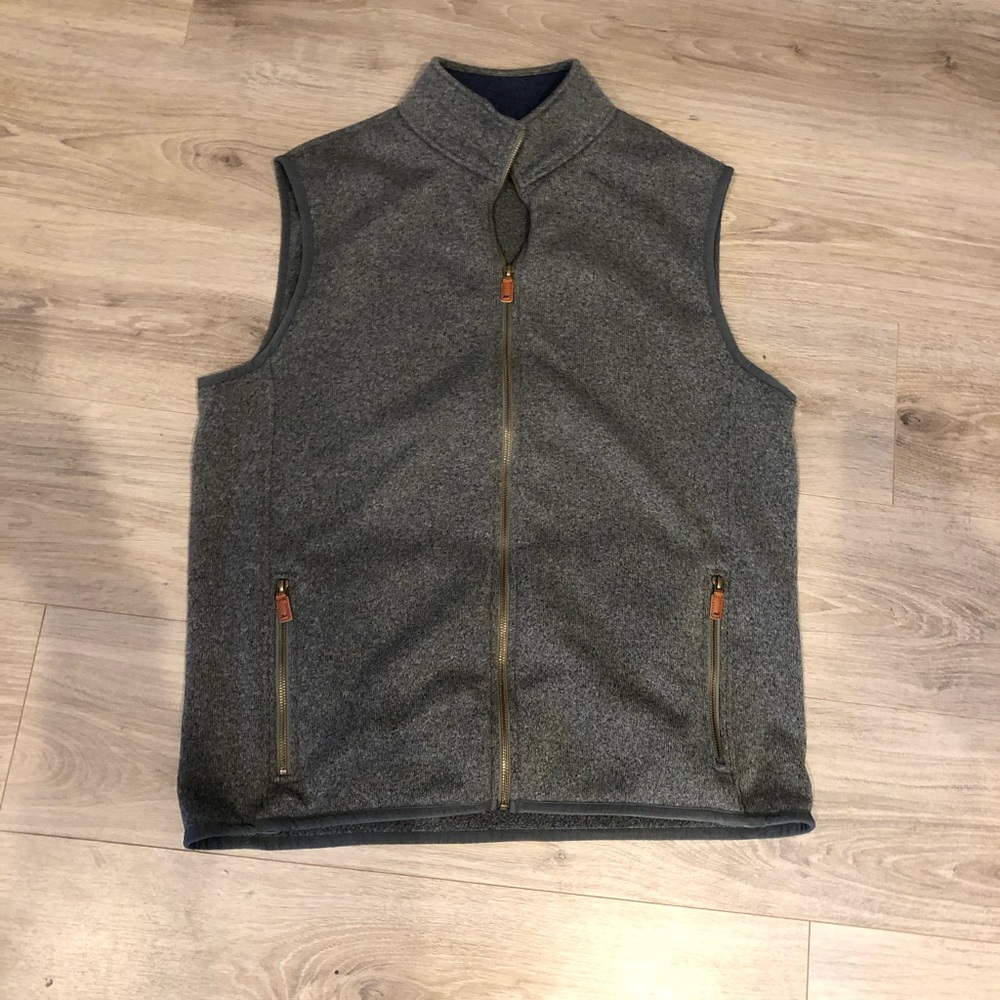 Vineyard vines grey vest